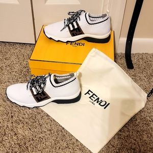 Fendi size 8.5/38.5 trainers knit